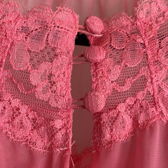 Vintage pink sleepwear nightgown with robe - Picture 6 of 8